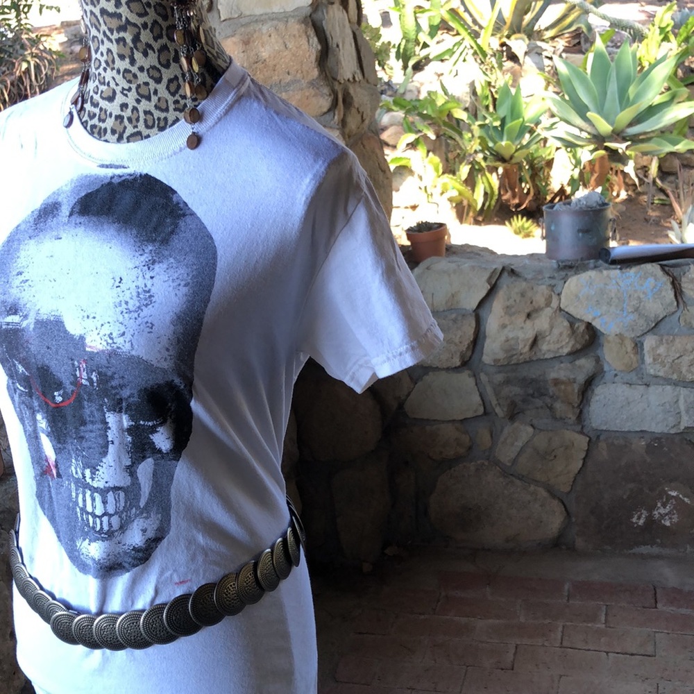 GILDAN custom tee. Heavy duty cotton. So yummy💅🏽 - Picture 8 of 9